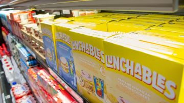 Qué son Lunchables y porqué aseguran que podrían afectar la salud de niños en escuelas de EE.UU.