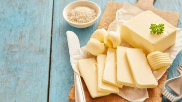 Crema para untar de mantequilla o margarina: ¿cuál es más saludable?