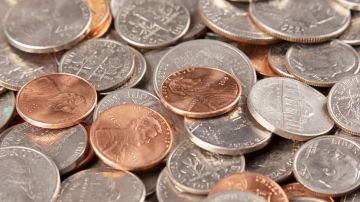 Existen muchas monedas y billetes antiguos que pueden costar miles de dólares