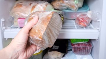 Congelar el pan puede hacerlo más saludable: qué debes saber sobre la nueva tendencia de TikTok