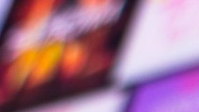 Logotipo de Peacock en un teléfono inteligente.