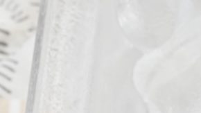 Lata de ginger ale Schweppes helado.