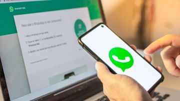 Usuarios reportan caída mundial en los servicios de WhatsApp