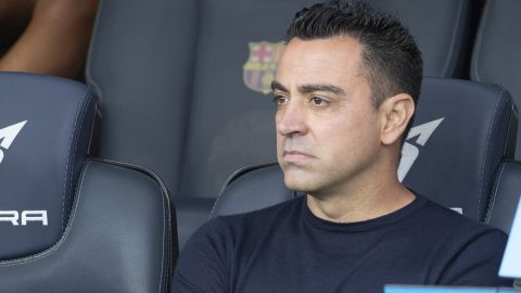 BARCELONA, 19/05/2024.- El técnico del FC Barcelona, Xavi Hernández, durante el encuentro correspondiente a la jornada 37 de Primera División que han disputado frente al Rayo Vallecano en el estadio Lluis Company, en Barcelona. EFE/Marta Pérez.