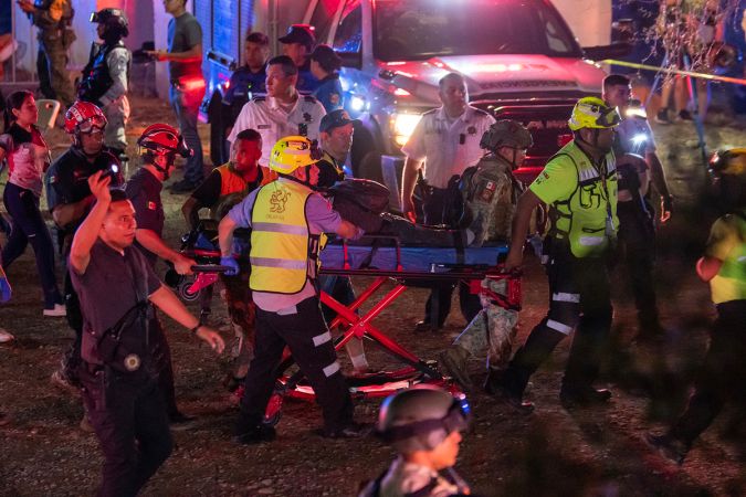 AMLO envía condolencias a los familiares de los 9 fallecidos tras el colapso de escenario en evento político