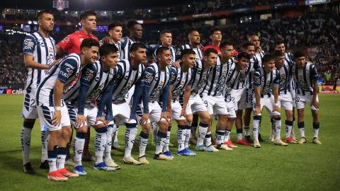 AME3919. PACHUCA (MÉXICO), 05/05/2024.- Los jugadores de los Tuzos del Pachuca posan este domingo, antes del partido de Play In del torneo Clausura 2024 la Liga MX entre Tuzos del Pachuca y Rayos del Necaxa en el estadio Hidalgo de la ciudad de Pachuca, Hidalgo (México). EFE /David Martínez Pelcastre