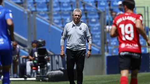 GETAFE, 26/05/2024.- El entrenador del Real Mallorca, Javier Aguirre, durante el partido de la última jornada de Liga de Primera división disputado este domingo en el estadio Coliseum. EFE/Rodrigo Jiménez