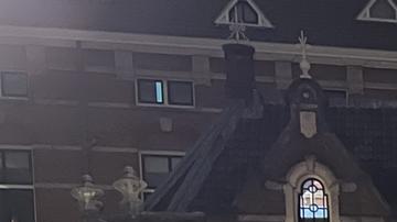 Los manifestantes construyeron varias barricadas y acamparon dentro y fuera del edificio Oudemanhuispoort de la Universidad de Amsterdam (UvA).