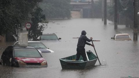 Nuevas lluvias provocan temor en el inundado sur de Brasil