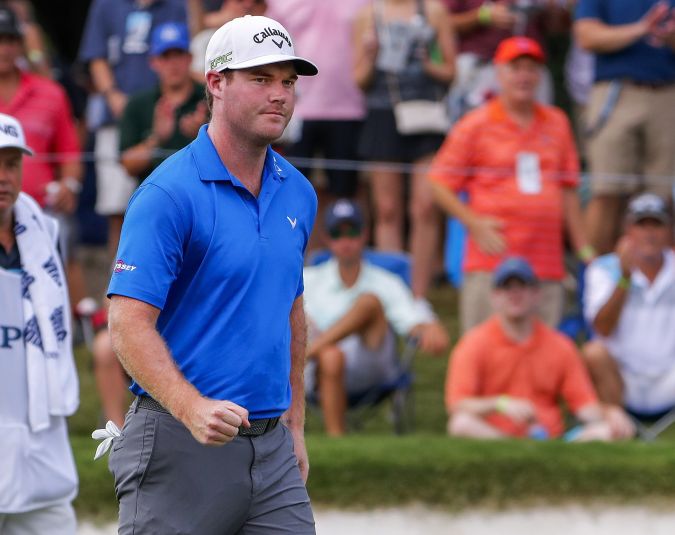 El golfista estadounidense Grayson Murray durante un momento de la ronda final en el campeonato de Quail Hollow Club que se realizó en Charlotte en el 2017.
