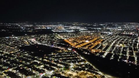 México declara su sistema eléctrico en 'estado de alerta' tras apagones en la mitad del país