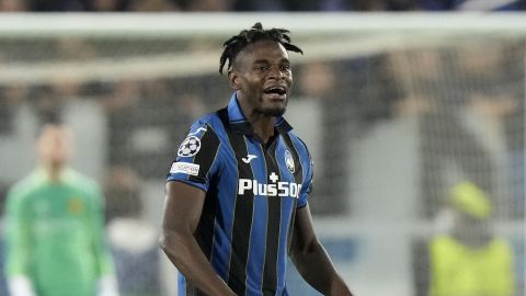 Atalanta's Duvan Zapata celebrates after scoring his side's second goal during the Champions League group F soccer match between Atalanta and Manchester United, at the Stadio di Bergamo, in Bergamo, Italy, Tuesday, Nov. 2, 2021. (AP Photo/Luca Bruno)