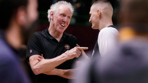 Bill Walton fue el último jugador en ganar en dos ocasiones consecutivas el premio al mejor jugador de la NCAA (1972 y 1973) con el equipo de la UCLA.