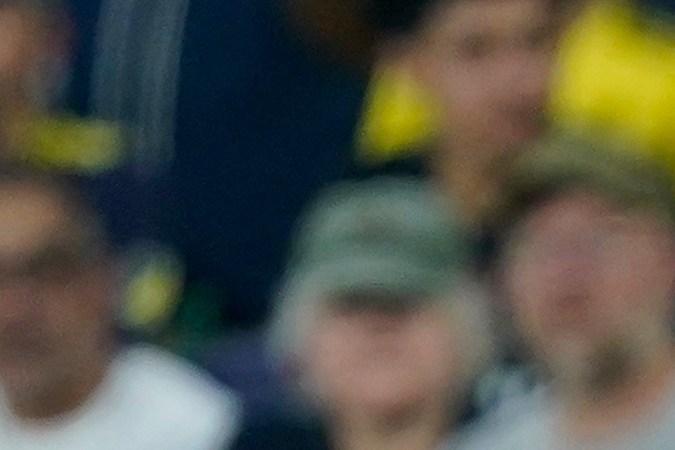 El futuro de Carlos Vela se mantiene como una incógnita ya que el jugador mexicano se ha encargado de tomarse su tiempo para decidir en donde seguirá su carrera la próxima temporada.