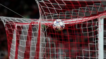 The ball lands on top of the goal net during the Champions League group D soccer match between SL Benfica and Salzburg at the Luz stadium in Lisbon, Wednesday, Sept. 20, 2023. (AP Photo/Armando Franca)