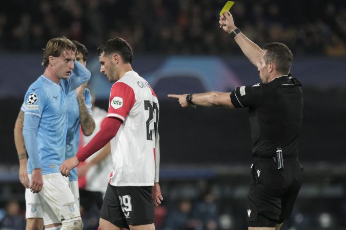 Santiago Giménez, quien actualmente pasa por una sequía goleadora con el Feyenoord, es el actual máximo anotador de su equipo en la presente temporada del campeonato neerlandés.