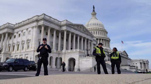 La policía del Capitolio investiga el envío de dos viales con sangre a la sede del Comité Nacional Republicano.