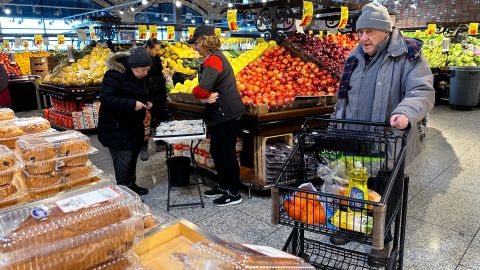 Las principales cadenas de alimentos han estado operando con las mayores ganancias en dos décadas por la venta de comestibles.