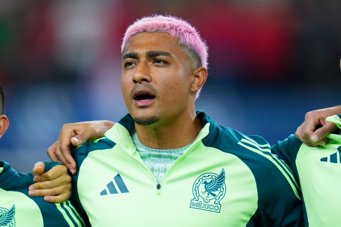 El lateral derecho Julián Araujo durante el Final Four de la Nations League de la Concacaf que disputó México el pasado mes de marzo.