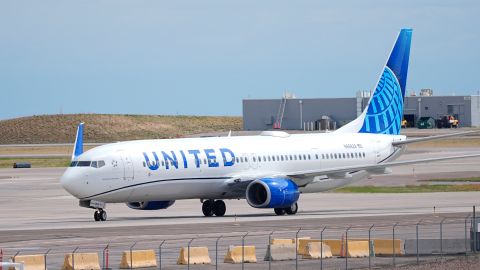 Motor de un avión de United Airlines se incendió antes del despegue en un aeropuerto de Chicago