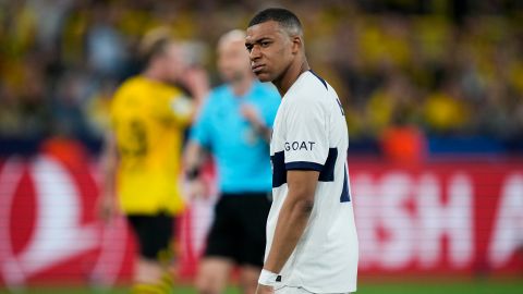 La estrella francesa Kylian Mbappé confirmó el viernes que se marchará del París Saint-Germain al final de esta temporada.