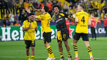 Dortmund celebra la victoria en casa