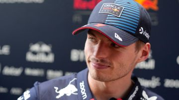 El neerlandés Max Verstappen atendiendo a la prensa en el comienzo de este fin de semana del Gran Premio de Miami.