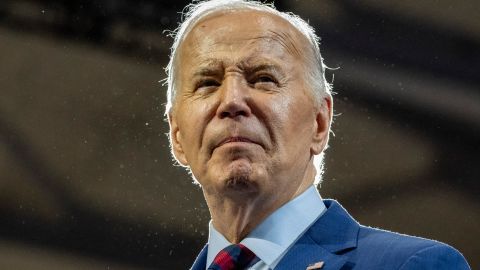 Biden lamentó las muertes de los 4 oficiales que murieron en un tiroteo en Carolina del Norte.