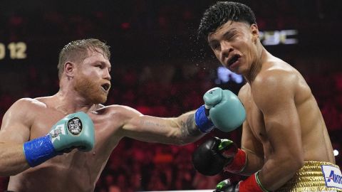 Canelo desestabilizó a Munguía en el último round.