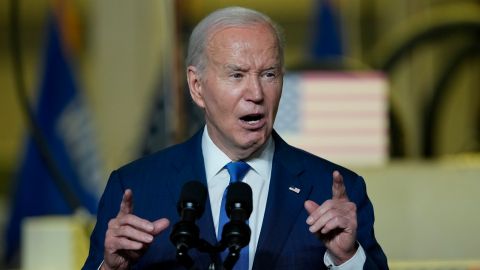 El presidente Biden ha detenido un envío de bombas a Israel para evitar que sean utilizadas en el asalto a la ciudad de Rafah.