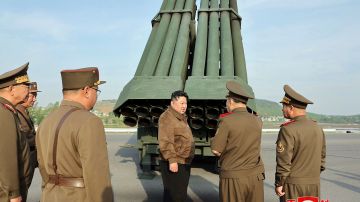 Kim Jong-un visita fábricas de armas en Corea del Norte y destaca capacidades de producción "de nivel global"