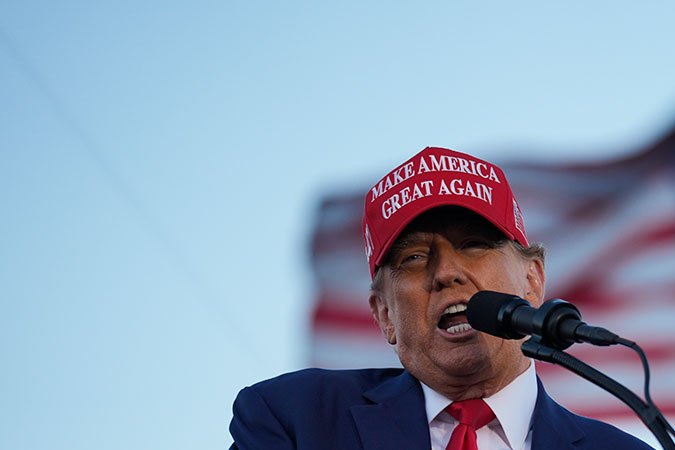 Trump lidera las encuestas en cinco de los seis estados clave de EE.UU. sobre Biden, revela The New York Times