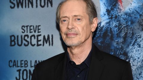 Actor Steve Buscemi sufre violento ataque en Nueva York y resulta golpeado en el rostro