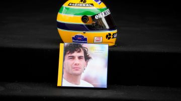 Durante el Gran Premio de Emilia Romagna que se celebró el pasado fin de semana en el circuito de Imola se rindió tributo a Ayrton Senna por el 30 aniversario de su fallecimiento.