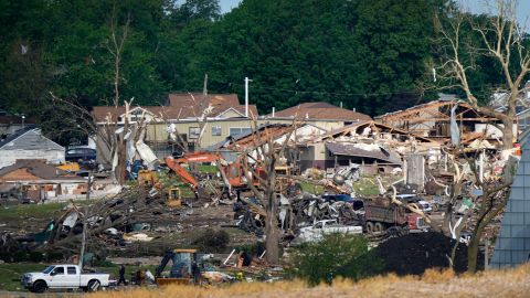 Varias personas murieron tras el paso de devastadores tornados por Iowa y otros estados