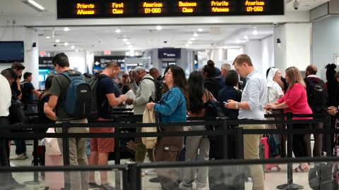 Se espera que un número récord de estadounidenses viajen durante el feriado de Memorial Day de 2024.