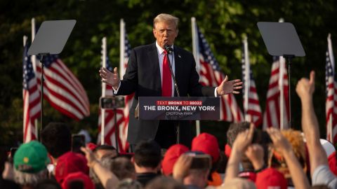 El candidato presidencial republicano Donald Trump durante un mitin de campaña en el sur del Bronx, en Nueva York.