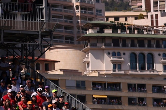 Uno de los pocos momentos que estuvo en pista Sergio "Checo" Pérez el domingo en Mónaco antes de ser impactado por Kevin Magnussen provocando el brutal choque que vivió el mexicano.