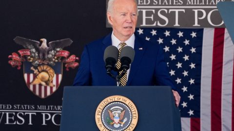 El presidente Joe Biden habló en la ceremonia de graduación de la promoción 2024 de la Academia Militar de EE.UU. en West Point, Nueva York.