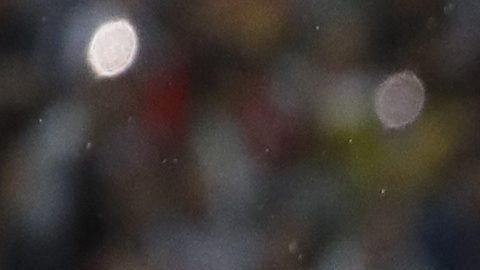 Ronaldinho celebra su gol en el juego de estrellas brasileñas de este domingo.