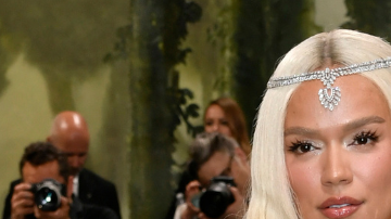 Met Gala 2024: Shakira y Karol G debutan en la alfombra roja del evento más importante de la moda