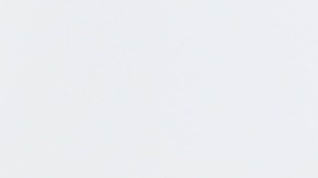 La concejal del Distrito 1 de Los Ángeles, Eunisses Hernández., Gloria Farías, directora ejecutiva de Pico Union Housing Corporation y Claudia Rebollar, presidenta de la Comisaría Cooperativa-Unión de Trabajadores Móviles, en el corte del listón.