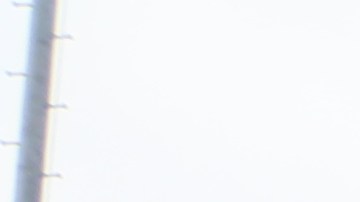 Graduados de Cal State University Dominguez Hills celebran llenos de alegría.