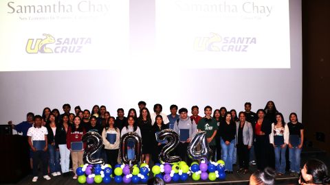 Decenas de jóvenes de bajos ingresos cumplen su sueño de ir a la universidad.