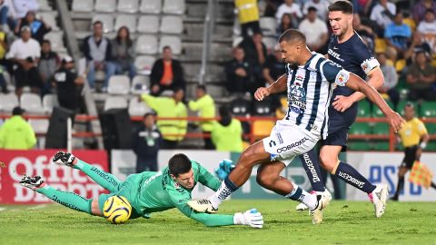 Pachuca, Hidalgo a 2 de de Mayo de 2024. Gol anulado a Salomón Rondón durante el partido correspondiente al Play In del torneo Clausura 2024 de la Liga BBVA MX, entre los Tuzos del Pachuca y los Pumas de la UNAM, realizado en el estadio Hidalgo. Foto: Imago7/Etzel Espinosa