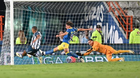 Pachuca, Hidalgo a 8 de Mayo de 2024. Salomón Rondón anota gol durante el partido de ida de los cuartos de final del torneo Clausura 2024 de la Liga BBVA MX, entre los Tuzos del Pachuca y las Aguilas del América, realizado en el estadio Hidalgo. Foto: Imago7//Etzel Espinosa