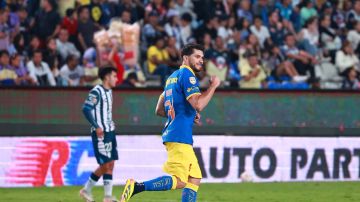 Pachuca, Hidalgo a 8 de Mayo de 2024. Henry Martín en festejo de gol , durante el partido de ida de los Cuartos de Final del torneo Clausura 2024 de la Liga BBVA MX, entre los Tuzos del Pachuca y las Águilas del América, realizado en el estadio Hidalgo. Foto: Imago7/ Manlio Contreras