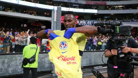 Ciudad de México a 11 de Mayo del 2024. Julián Quiñones en festejo de gol, durante el partido de vuelta de los cuartos de final del torneo Clausura 2024 de la Liga BBVA MX, entre las Águilas del América y los Tuzos del Pachuca, celebrado en el Estadio Azteca. Foto: Imago7 / Manlio Contreras