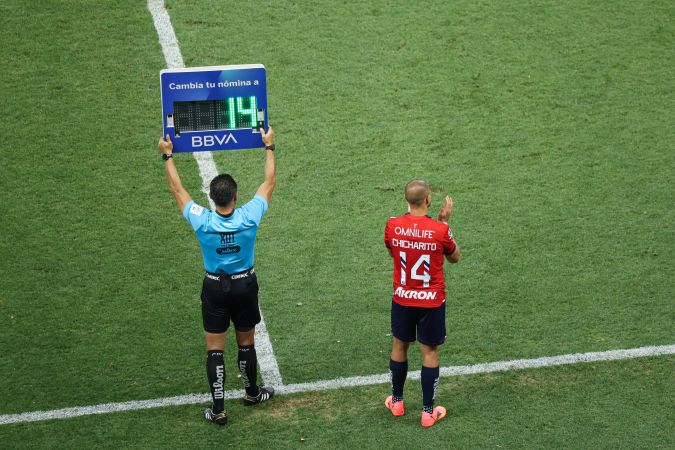 El delantero mexicano Javier "Chicharito" Hernández ingresó para los últimos 10 minutos del encuentro de ida de las semifinales del Torneo Clausura 2024.