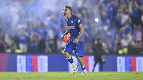 uriel Antuna celebra el pase de Cruz Azul a la final del Apertura 20224.